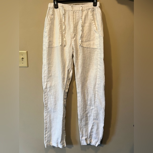 Bohio Pants - Bohio size M 💯 white linen. Pants with front patch pockets and back flap pockets